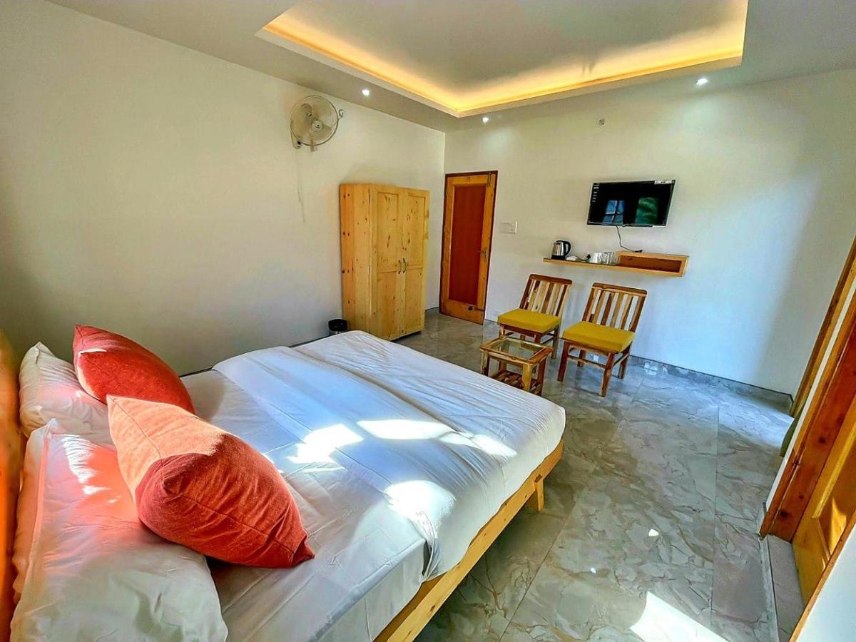 The Wild Yak Hotel Mandi Buitenkant foto