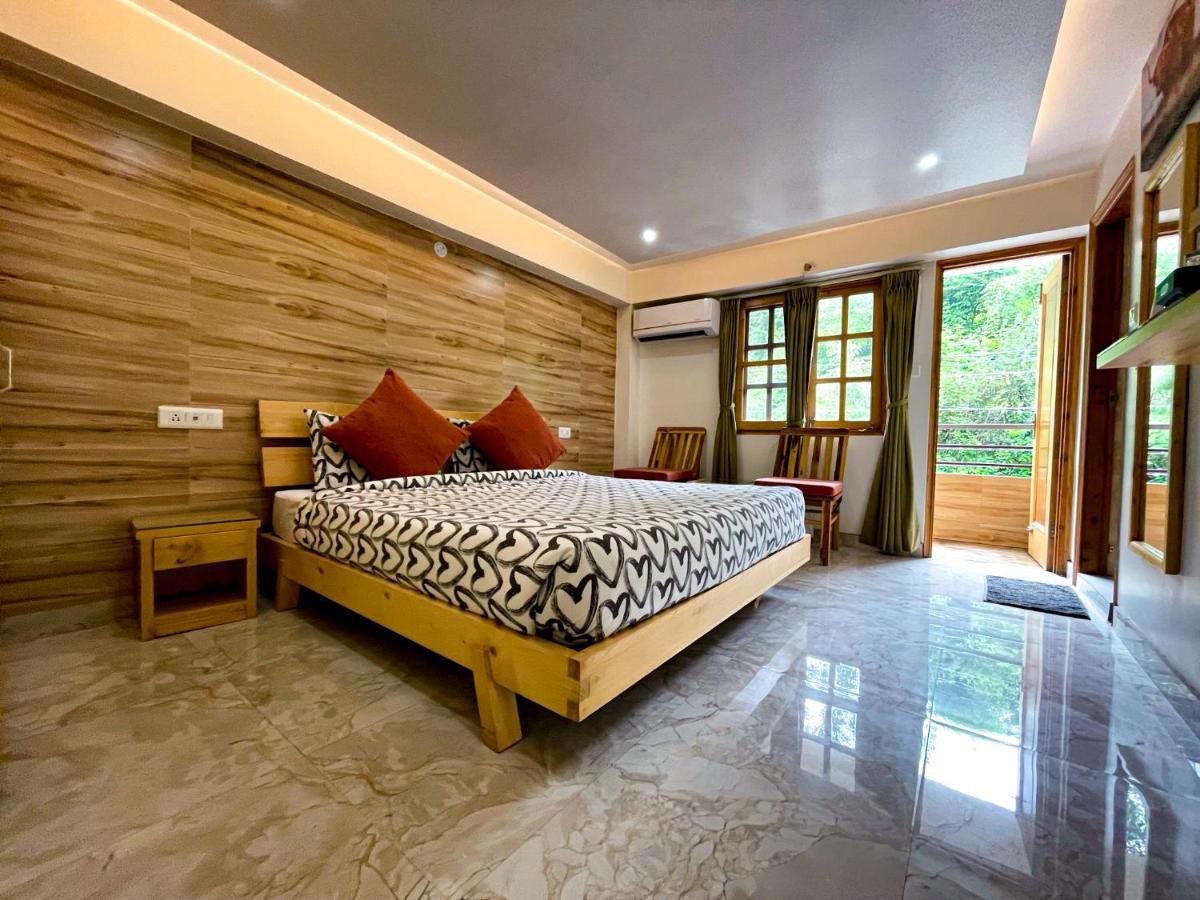 The Wild Yak Hotel Mandi Buitenkant foto