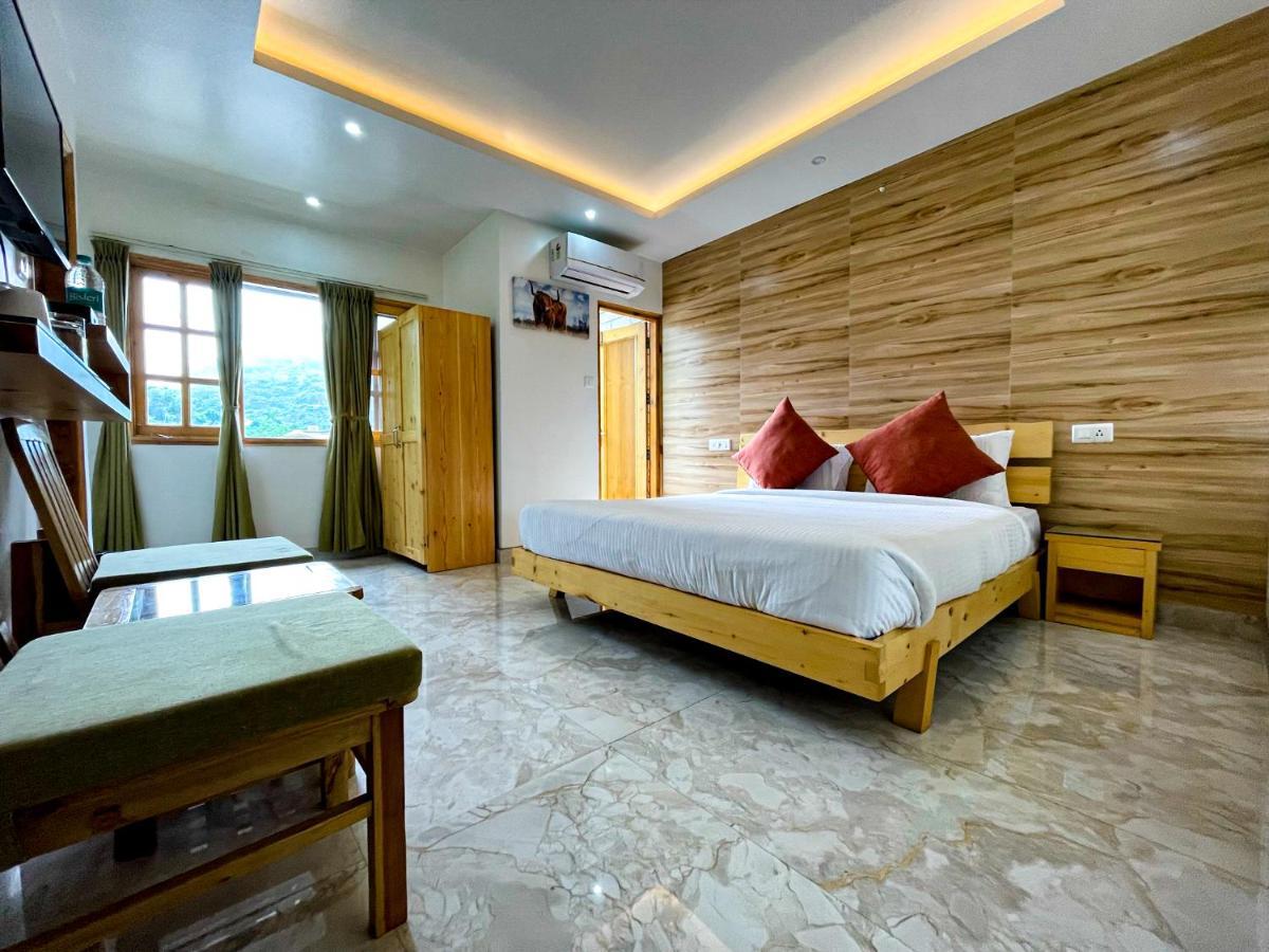 The Wild Yak Hotel Mandi Buitenkant foto